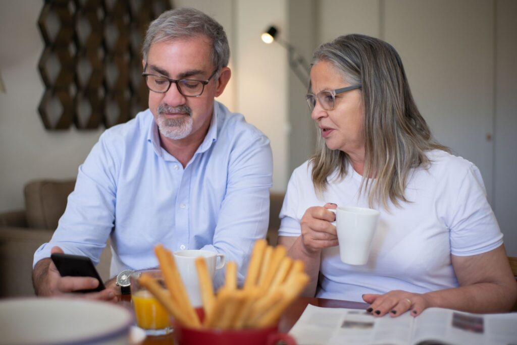 How Often Should Couples Text? Find a Rhythm That Works for Both of You 3 How Often Should Couples Text